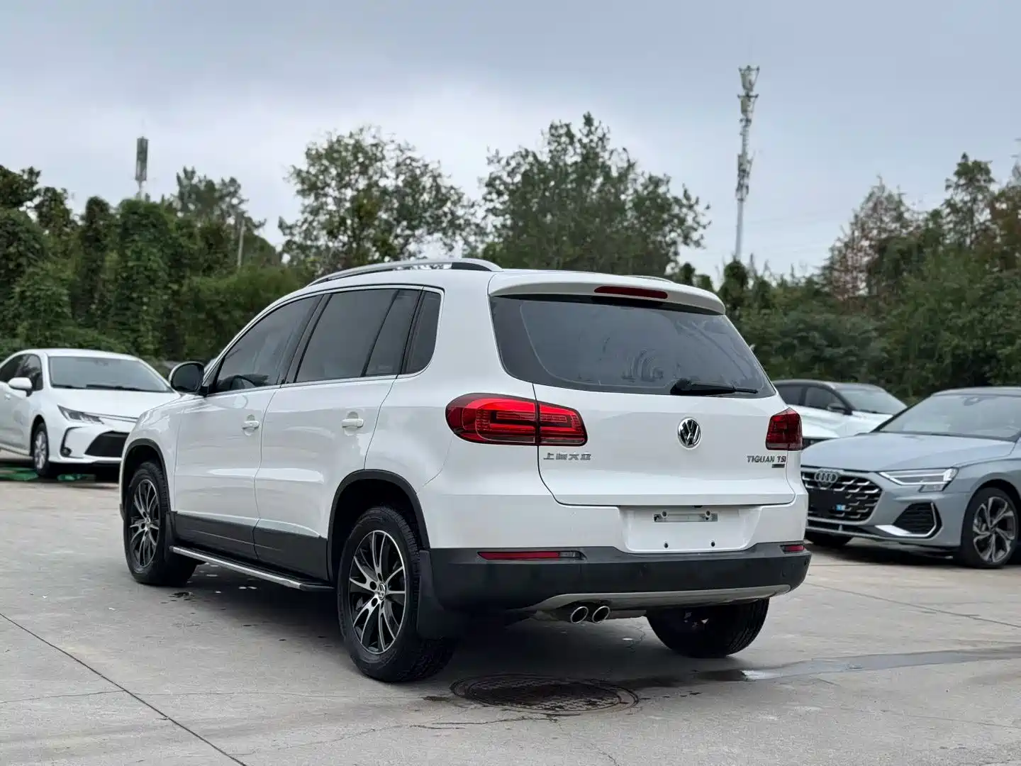 Photo 8 - Volkswagen Tiguan