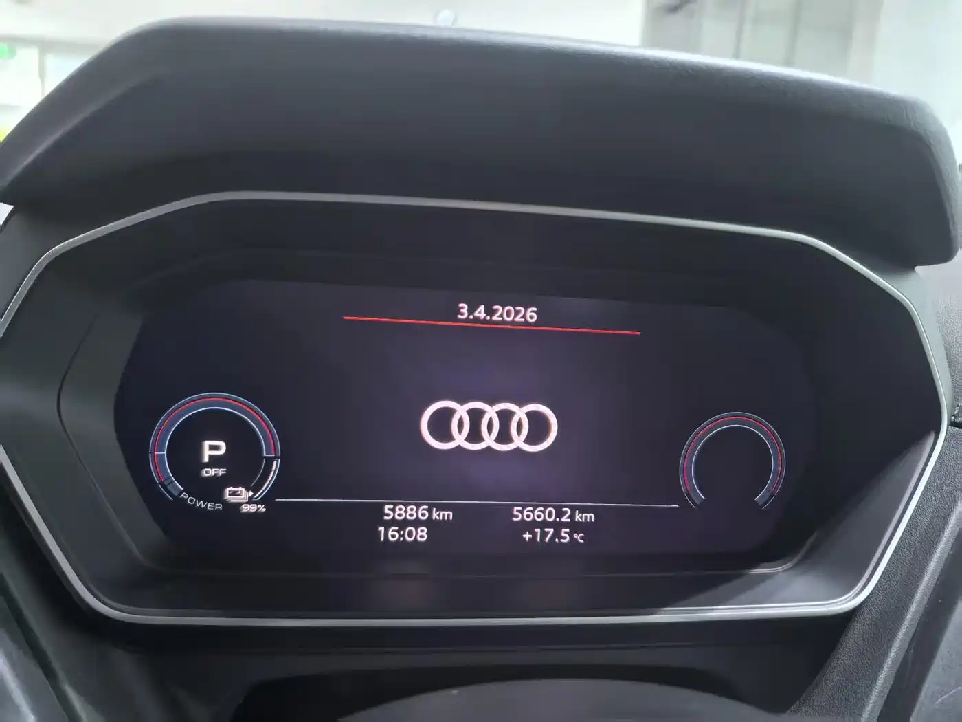 AUDI Q4 E TRON
