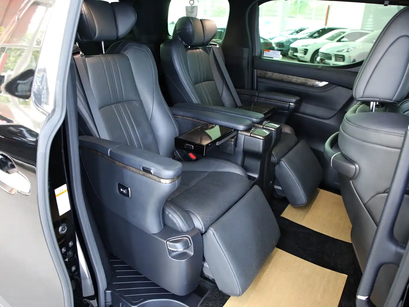 Toyota Vellfire 2021 Crown Hybrid 2.5L HV Supreme Edition фото 9