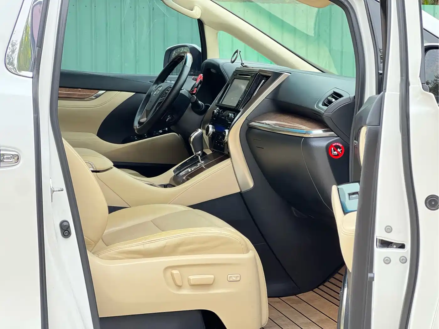 Toyota Alphard 2015 3.5L Premium Edition фото 4