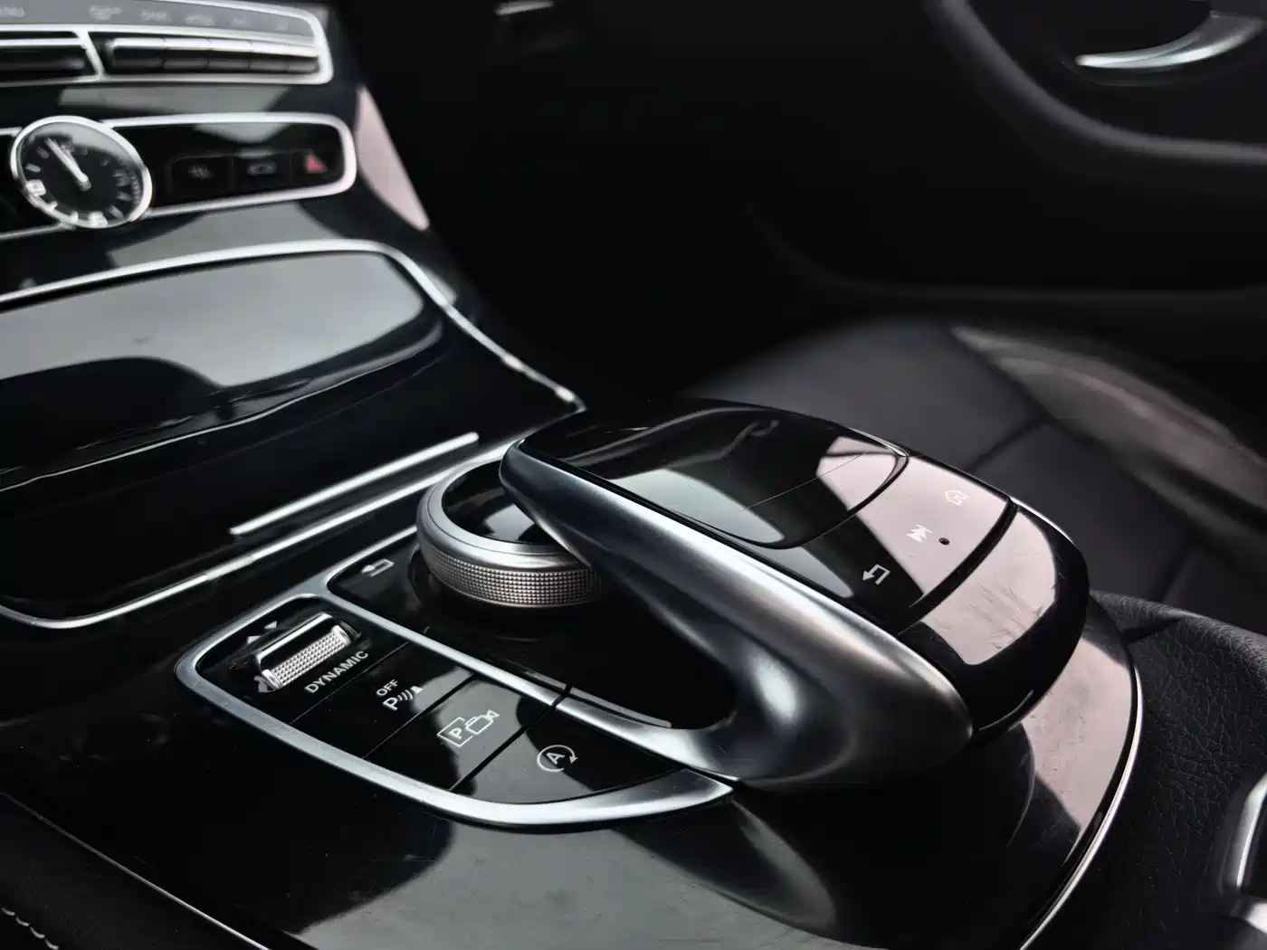 Mercedes-Benz E-Class 2016 E 300 L Sport Fashion Type фото 12