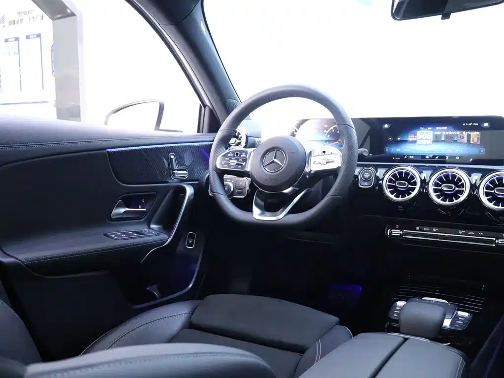 Mercedes-Benz A-Class 2022 Facelift III A 200 L Sport Sedan Fashion фото 14