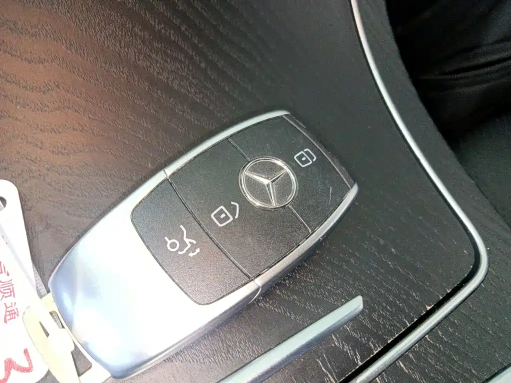 Фото 17 - Mercedes-Benz C-Class