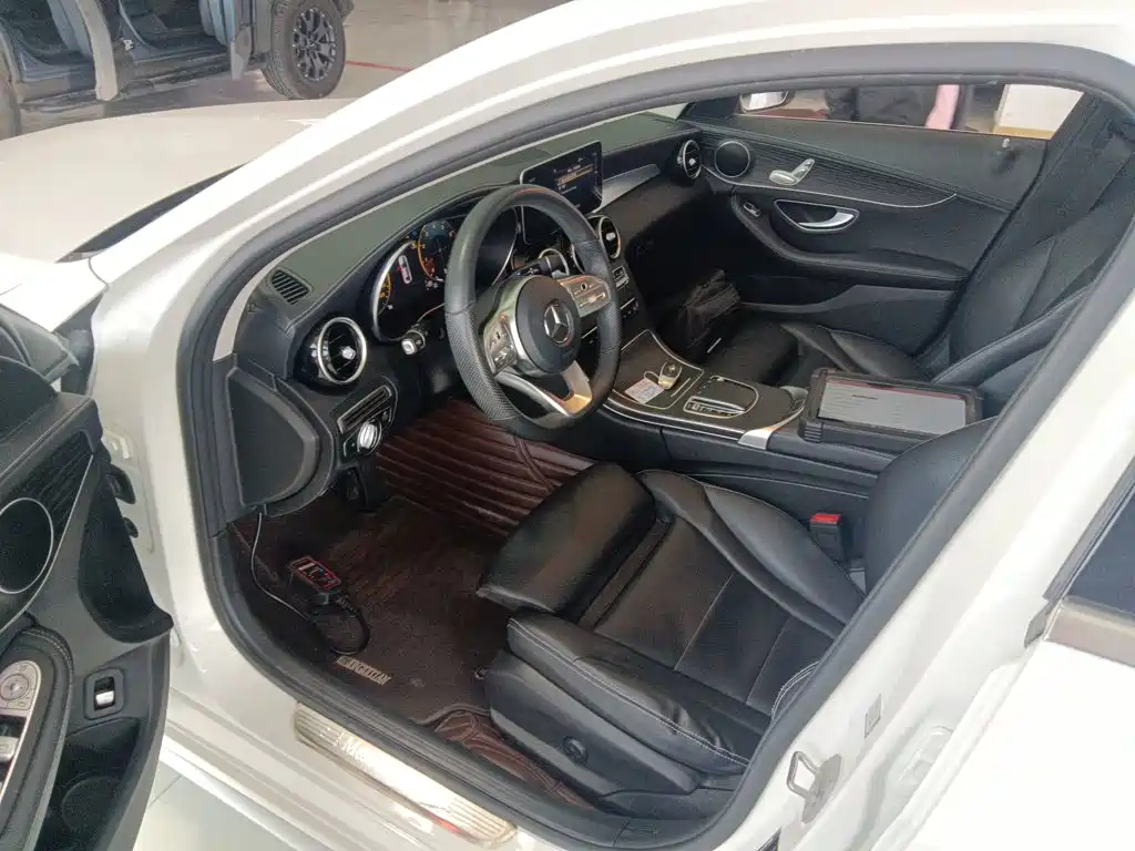 Фото 11 - Mercedes-Benz C-Class