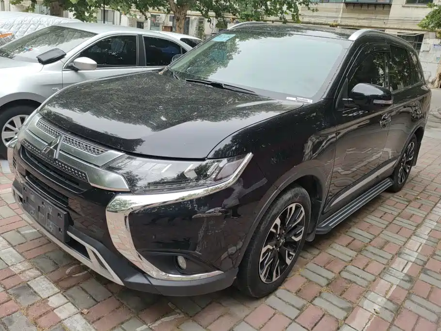 Mitsubishi Outlander 2020 2.4L 4WD Luxury 7-seater