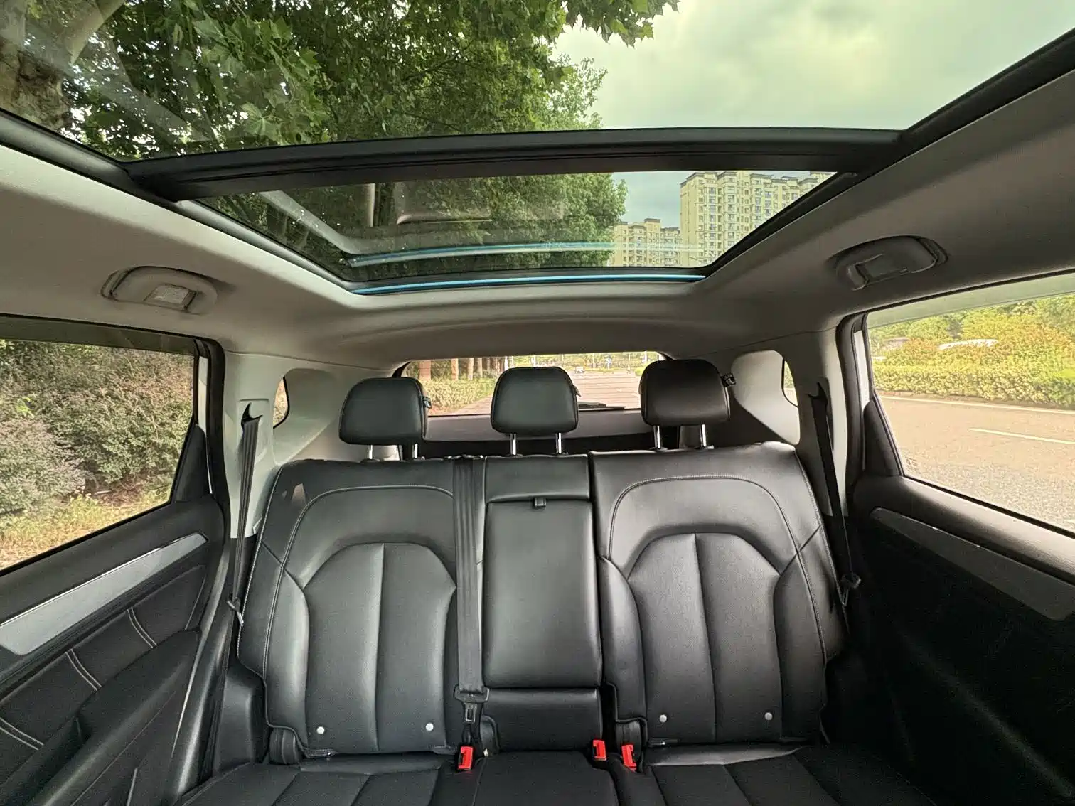 Фото 21 - Roewe RX5