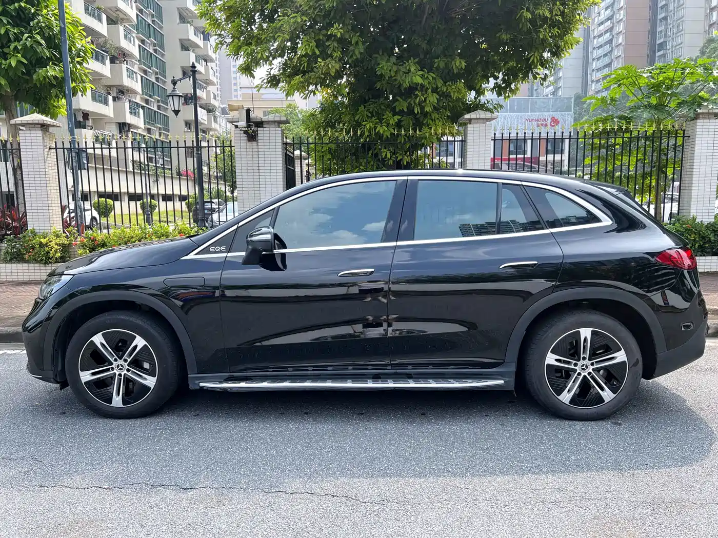 Фото 5 - Mercedes-Benz EQE SUV