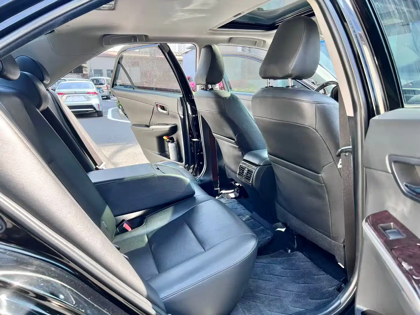 Toyota Camry 2015 2.0G Leading Edition фото 7