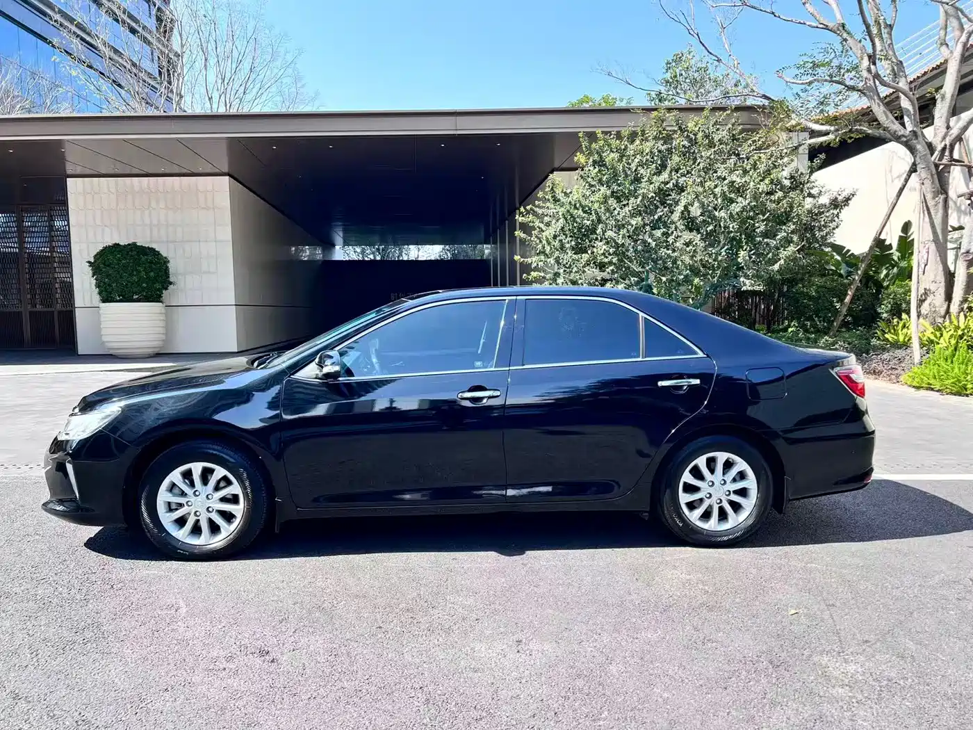 Toyota Camry 2015 2.0G Leading Edition фото 10
