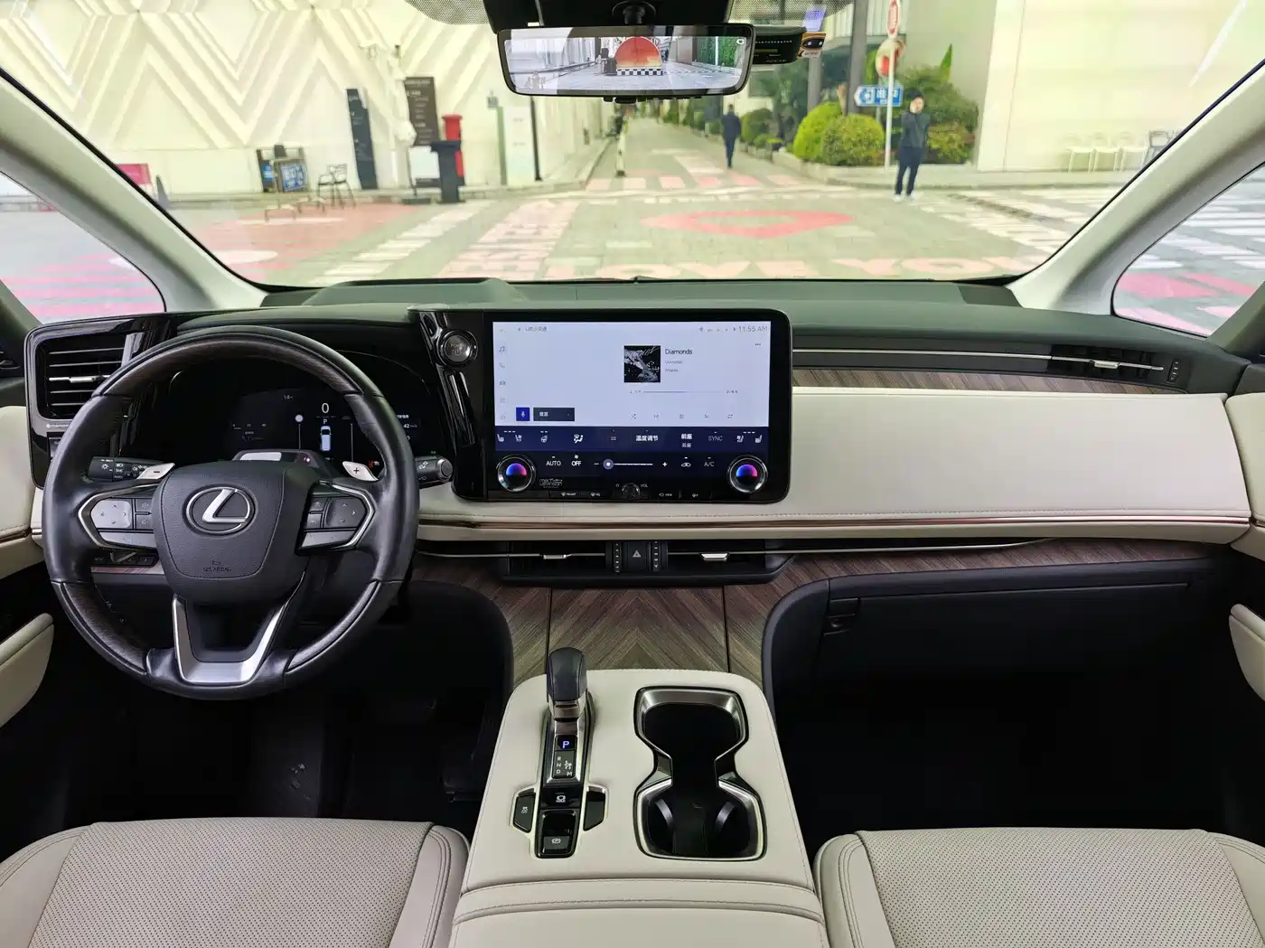 Lexus LM 2023 500h 6-Seater Prestige Edition фото 21