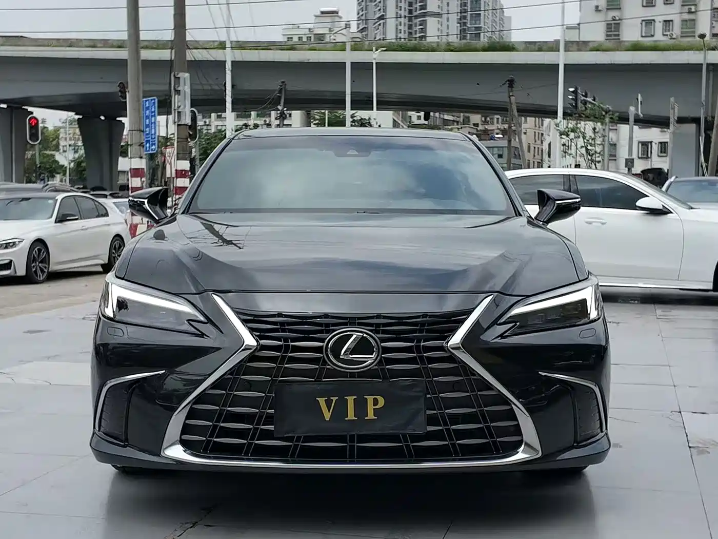 Фото 2 - Lexus ES