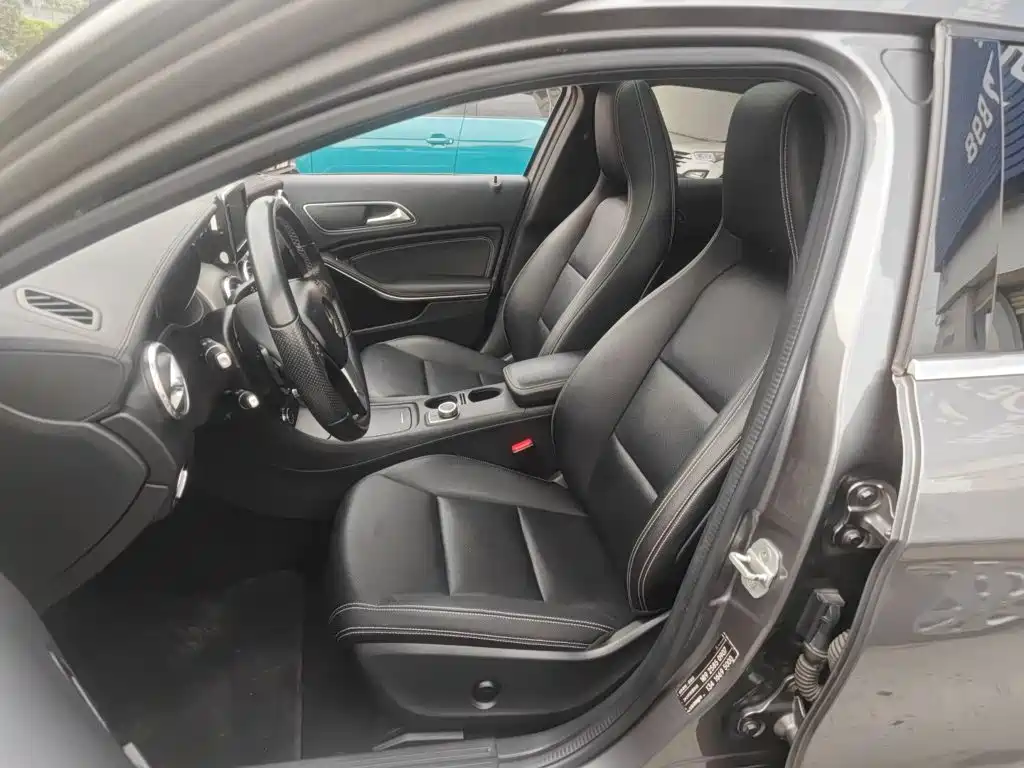 Mercedes-Benz GLA 2015 2015 GLA 200 Fashion