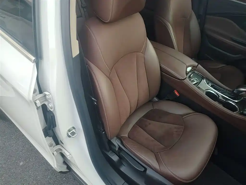 Buick Envision Plus 2017 28T AWD Elite фото 25