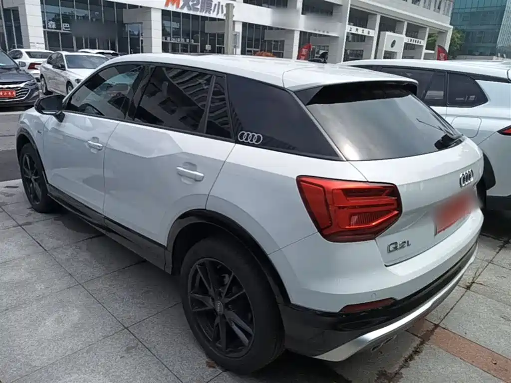 Audi Q2L 2020 35 TFSI Fashion Dynamic Model фото 5