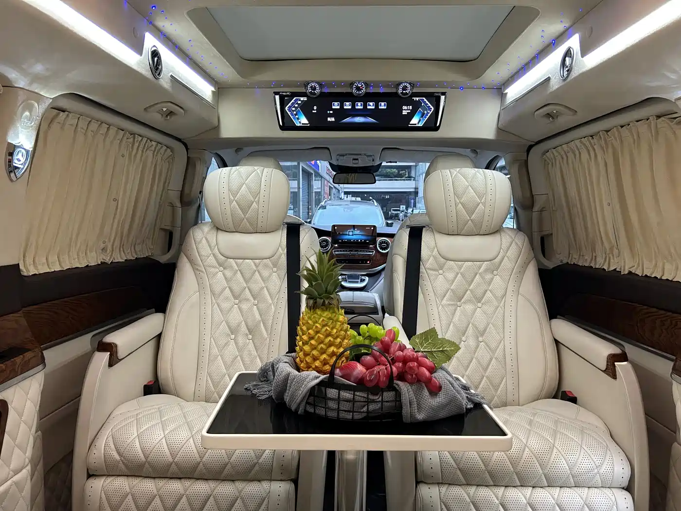 Mercedes-Benz V-Class 2021 V 260 L Long Wheelbase Luxury Edition фото 37