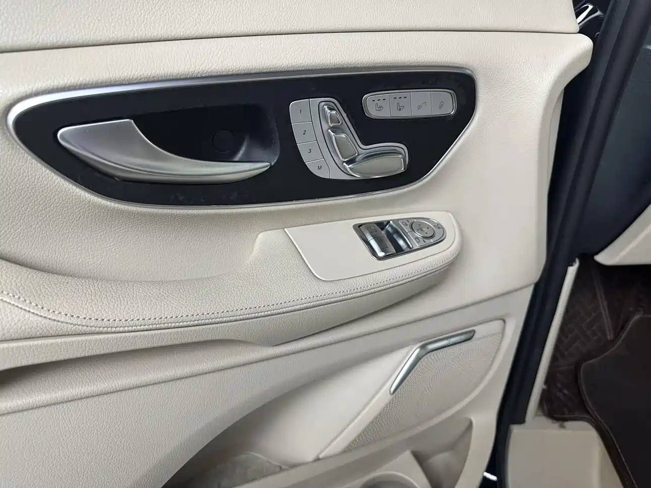 Mercedes-Benz V-Class 2020 V 260 Luxury Edition фото 6