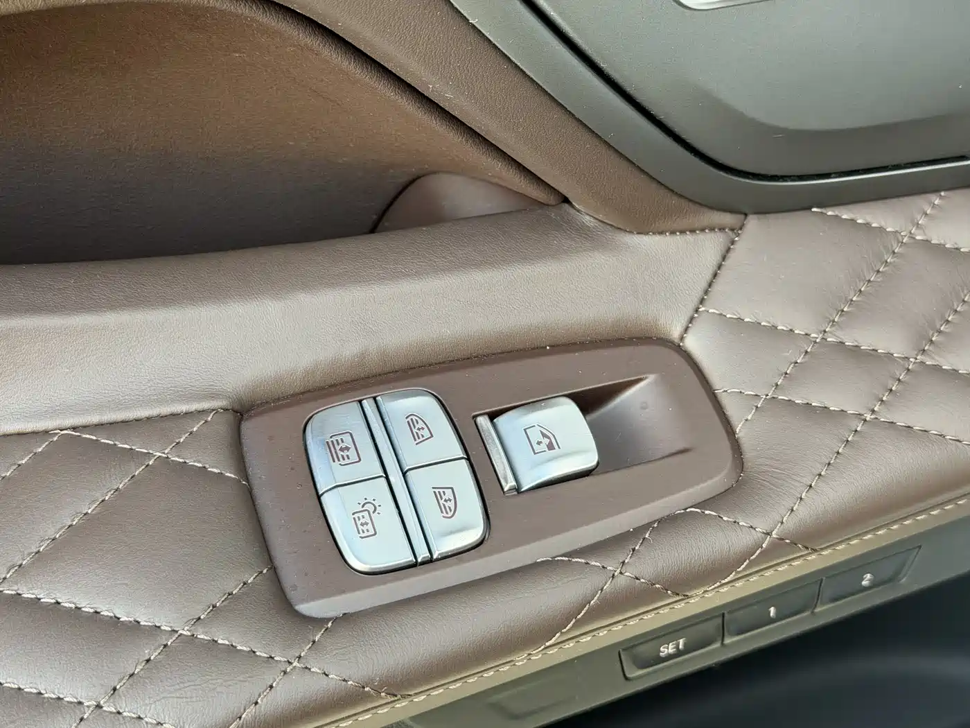 BMW 7 Series 2019 Facelift 740Li Exclusive M Sport Package фото 13