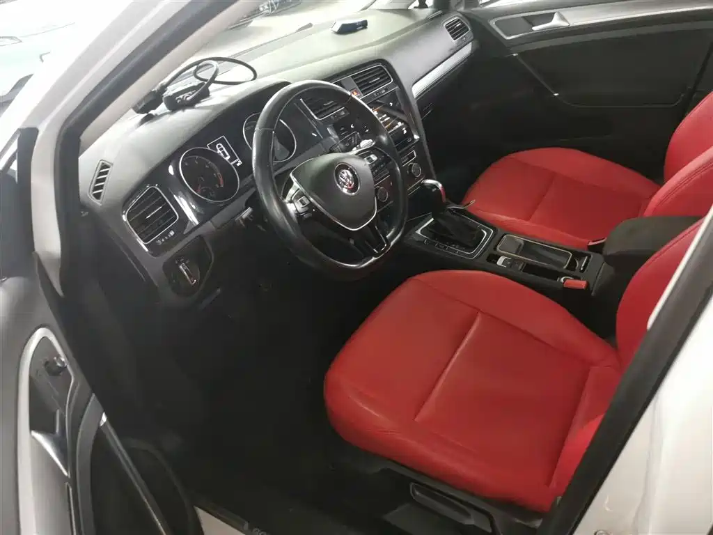 Volkswagen Golf 2020 200TSI DSG Comfort Progressive Edition фото 15