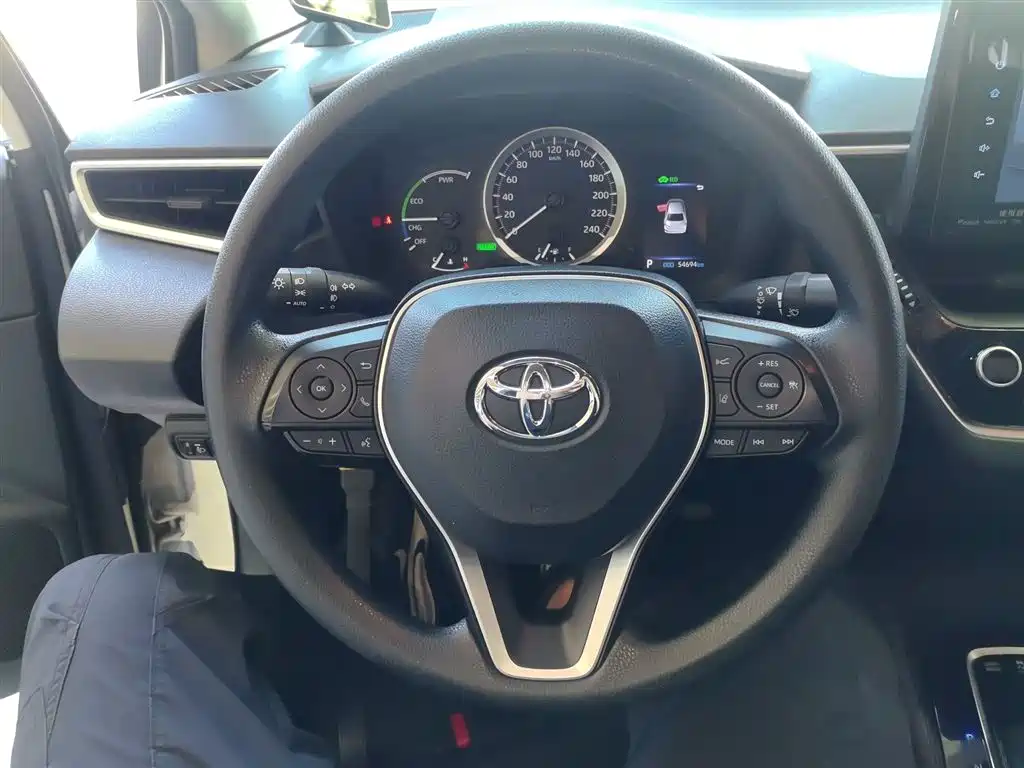 Toyota Corolla 2021 Hybrid 1.8L E-CVT Pioneer Edition фото 3