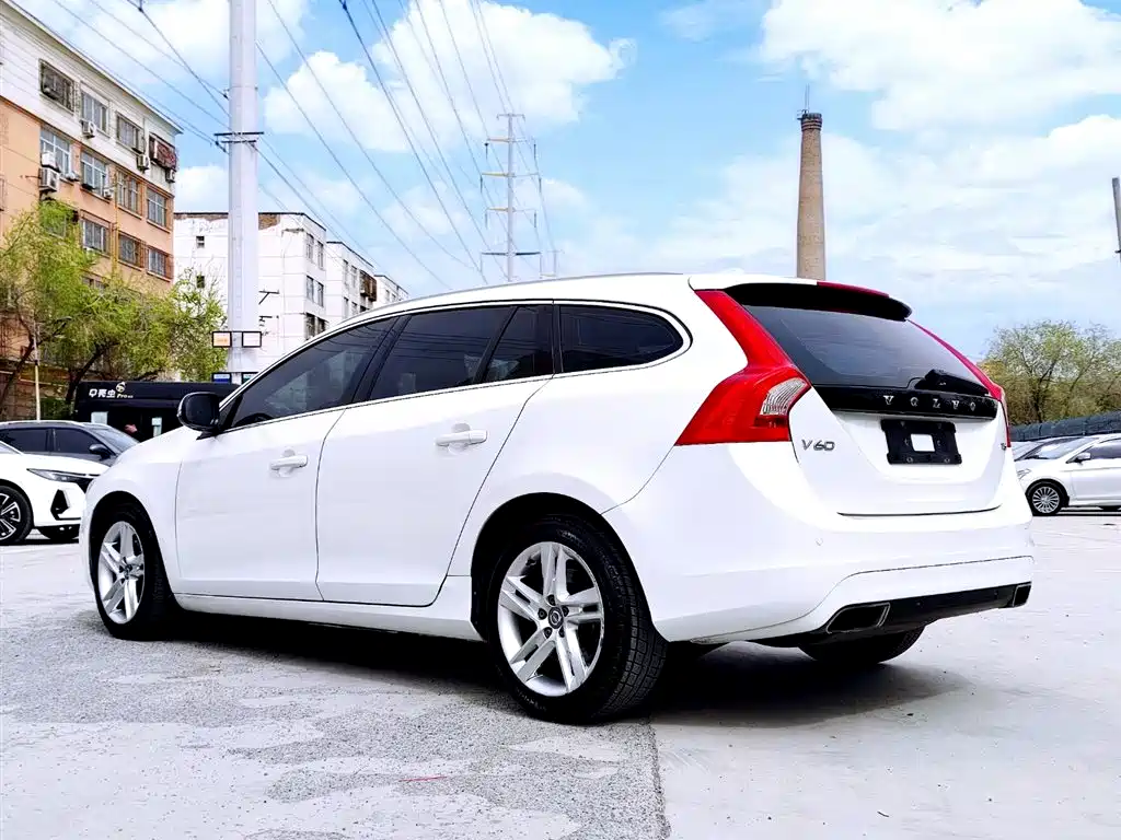 Фото 6 - Volvo V60