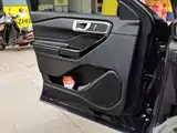 Фото 7 - Ford Explorer