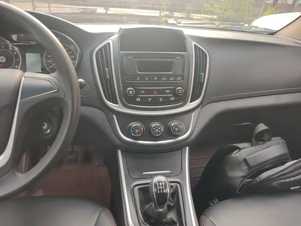 Baojun 560 2015 2015 1.8L Manual Comfort