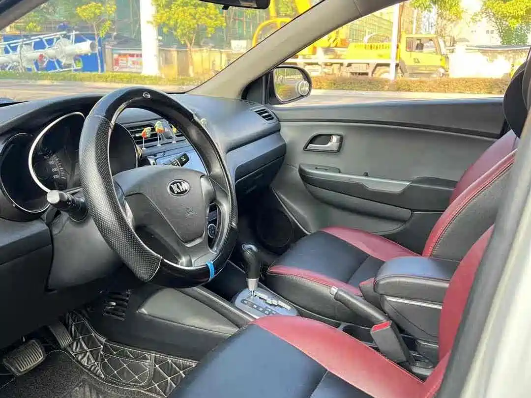 Kia K2 2017 2015 Sedan 1.4L AT GLS