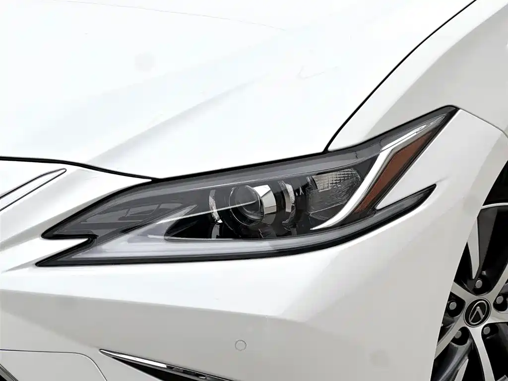 Lexus ES 2020 200 Excellence фото 14
