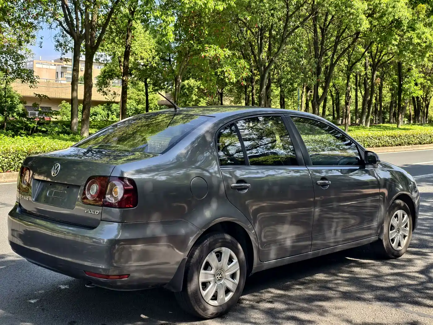 Volkswagen Polo 2011 Jingqu 1.4L Manual Joy Edition фото 9