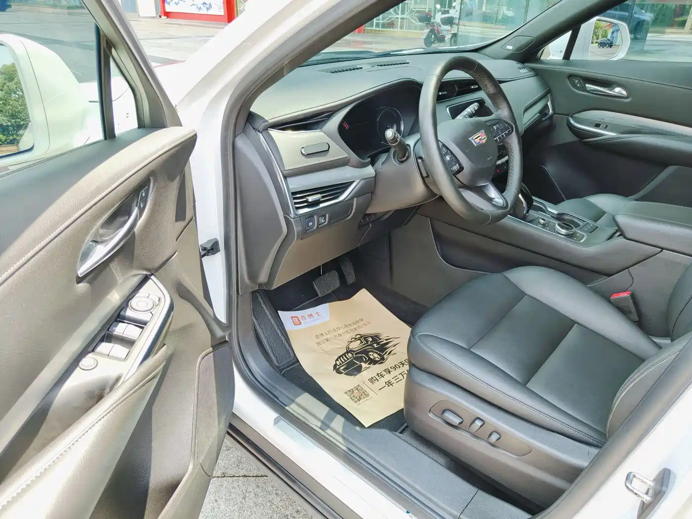 Cadillac XT4 2021 28T FWD Premium Edition фото 12