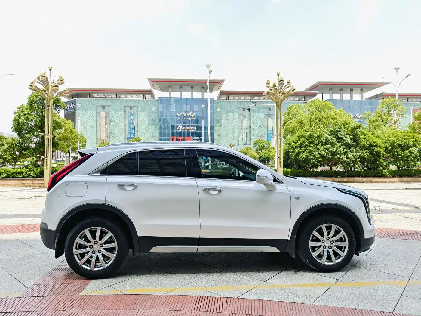 Cadillac XT4 2021 28T FWD Premium Edition фото 7