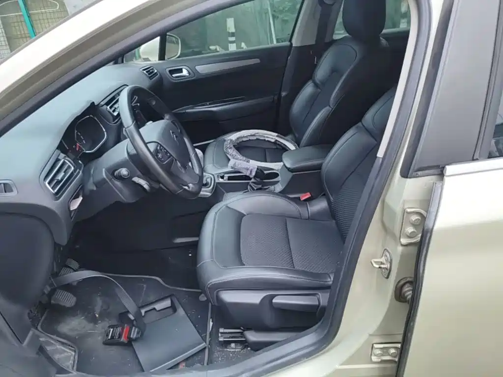 Фото 15 - Citroën C4 C-Quatre