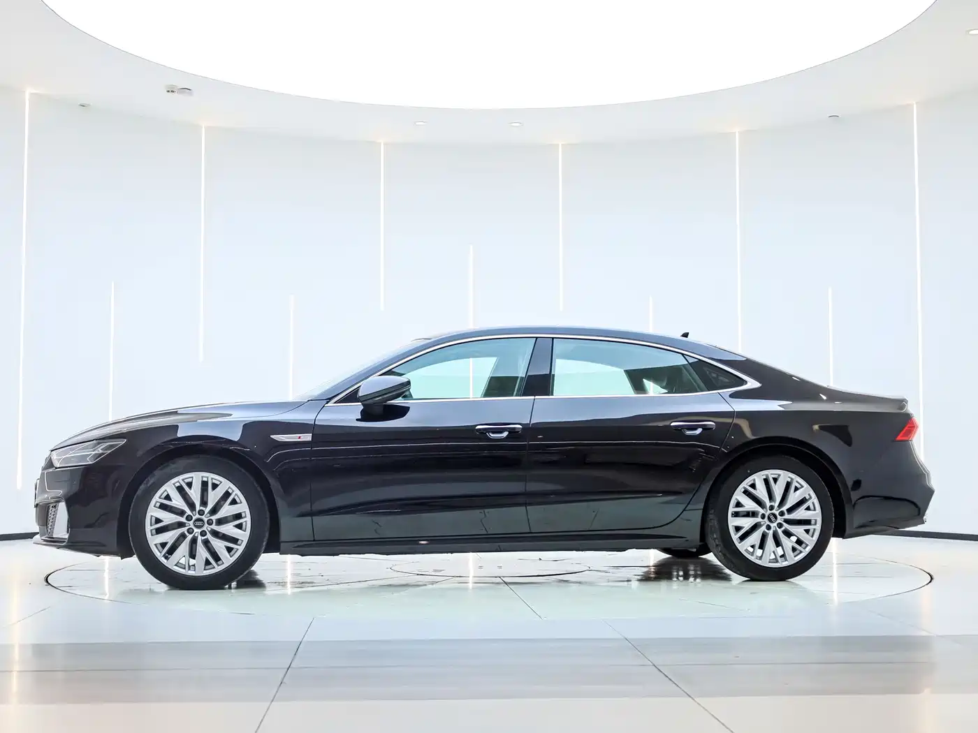 Audi A7L 2024 45TFSI S-line Dream Edition Crystal Package фото 4
