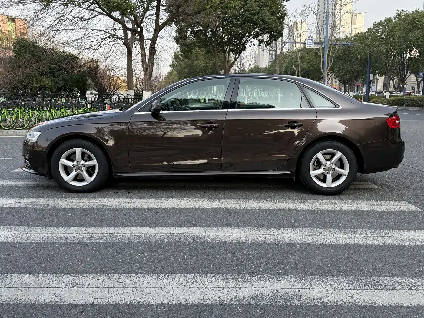 Audi A4L 2013 35 TFSI Automatic Standard фото 4
