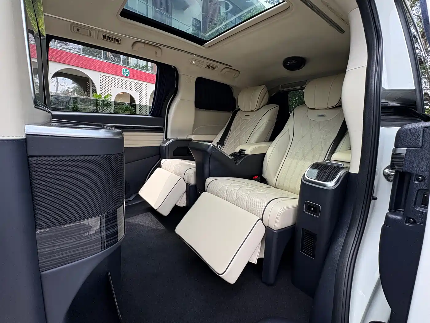 GAC Trumpchi Trumpchi M8 2021 Master Series 390T 4-Seat Glory Edition фото 9