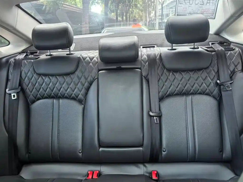 DONGFENG YI HYUN MAX