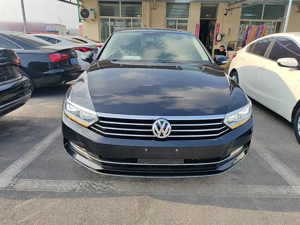 Volkswagen Magotan 2019 330TSI DSG Leading China V фото 3