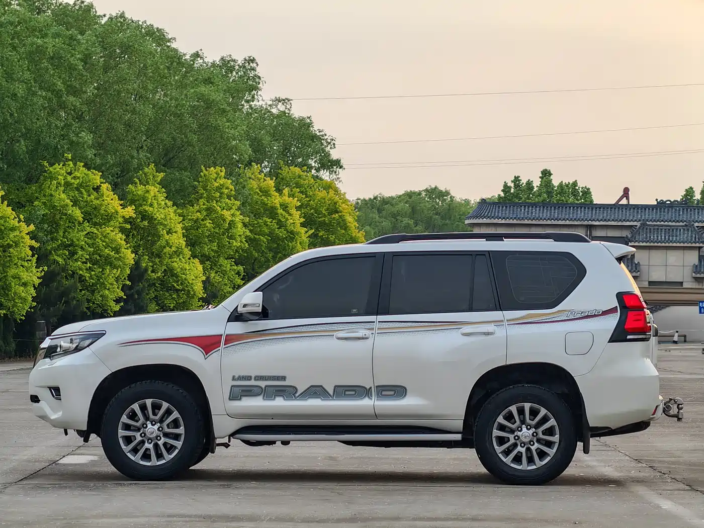 Toyota Prado 2018 3.5L Auto TX-L фото 4