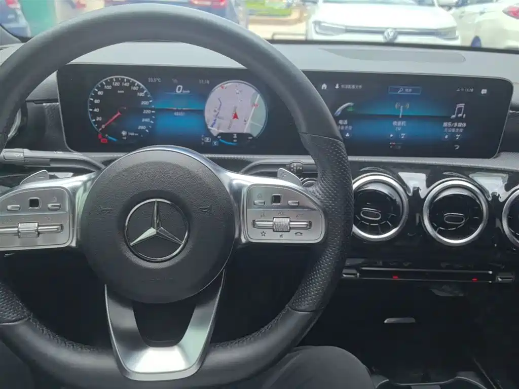 Mercedes-Benz A-Class 2019 A 200 L Sport Sedan фото 10