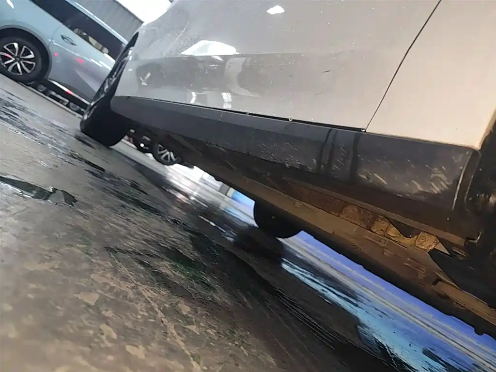 Geely Galaxy Galaxy L6 2024 125km PLUS Soaring Dragon Edition фото 21