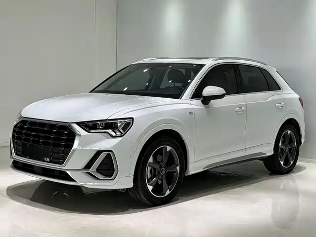 Audi Q3 35 TFSI, Стиль Драйв