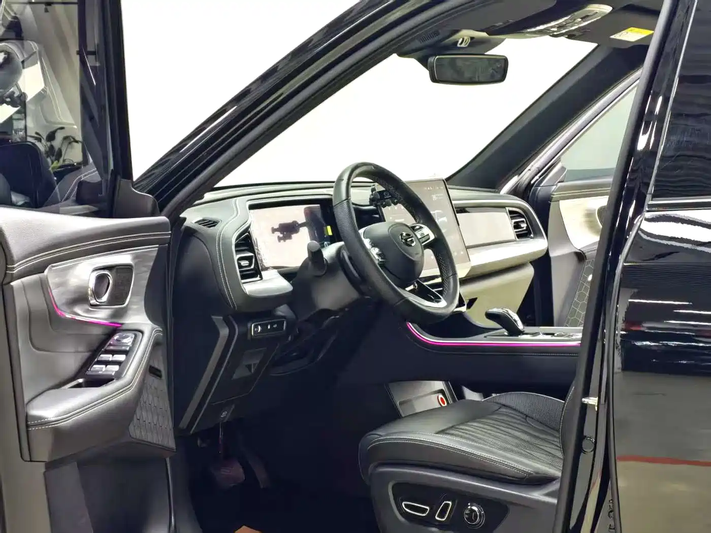 GAC Trumpchi Trumpchi GS8 2022 Pilot Series 2.0TGDI 2WD Luxury Smart Connect Edition (7-Seater) фото 3