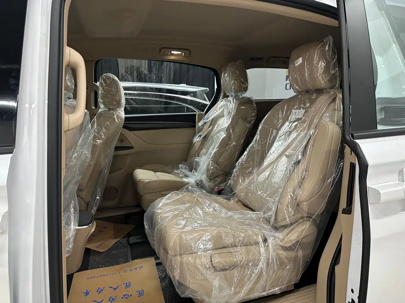 Buick GL8 2025 Land Business Class Comfort DG Edition фото 15
