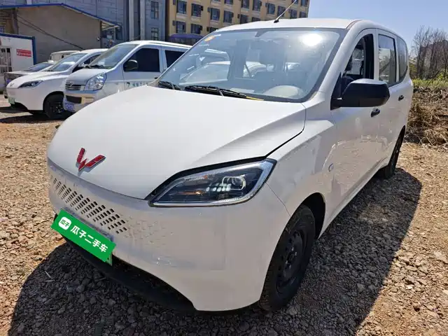 Wuling Hongguang Последовательный гибрид, 50KM, Стандарт
