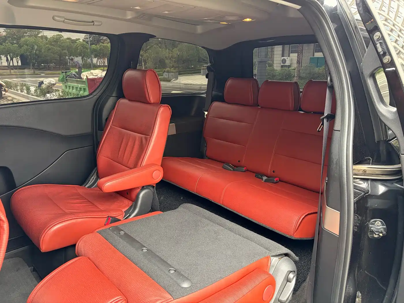 Photo 12 - Nissan Quest