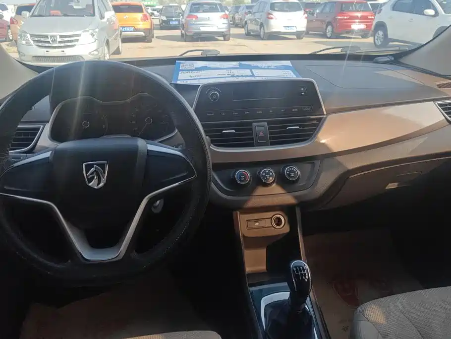 Baojun 310W 2021 2017 1.5L Manual Luxury China V