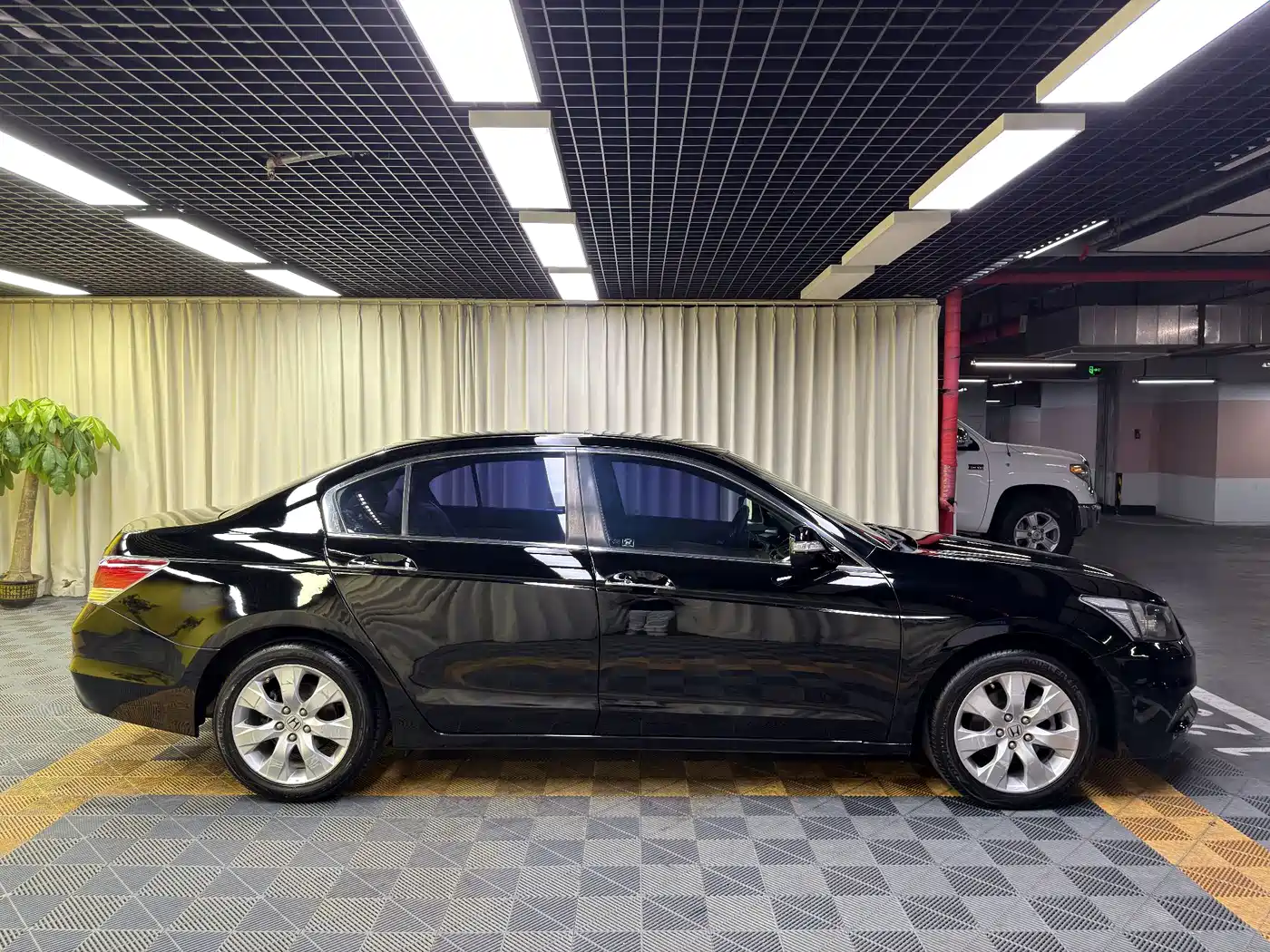 Фото 8 - Honda Accord