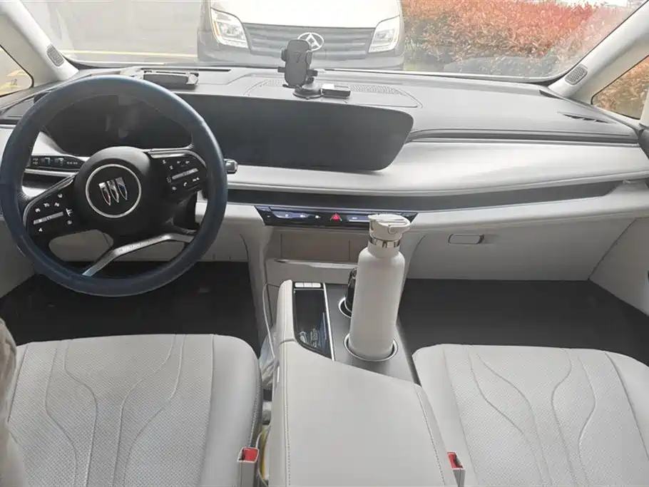 BUICK GL8 NEW ENERGY