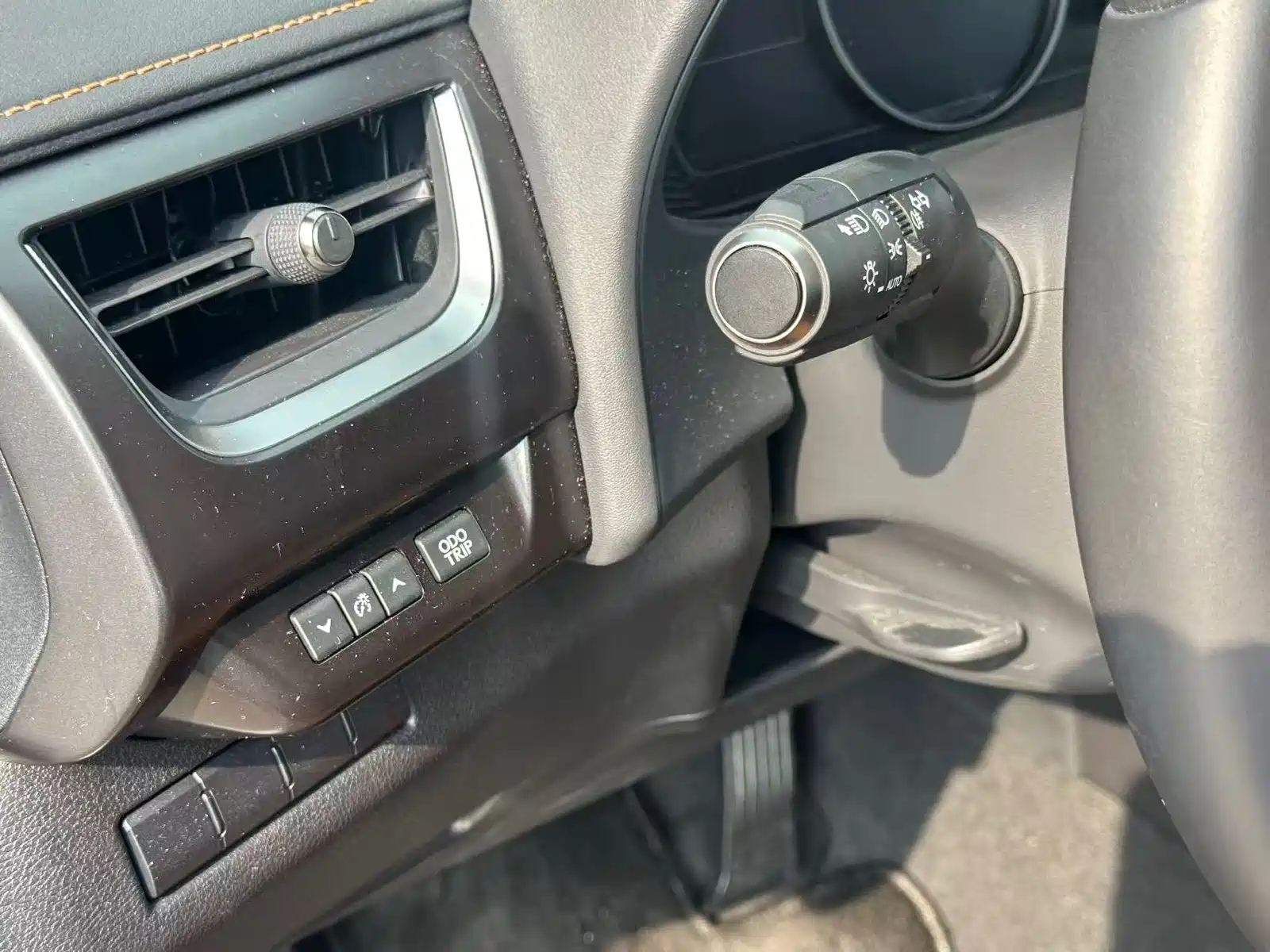 Photo 12 - Lexus UX