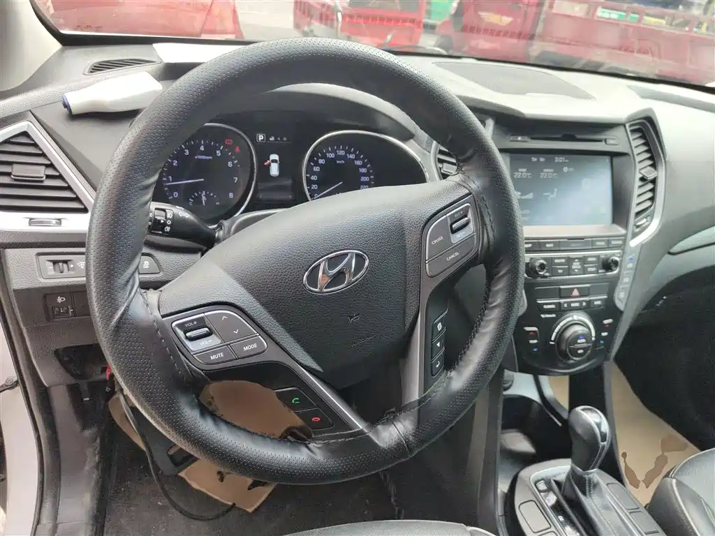 Hyundai Santa Fe 2017 2.0T Automatic 4WD Intelligent 7-Seater фото 14